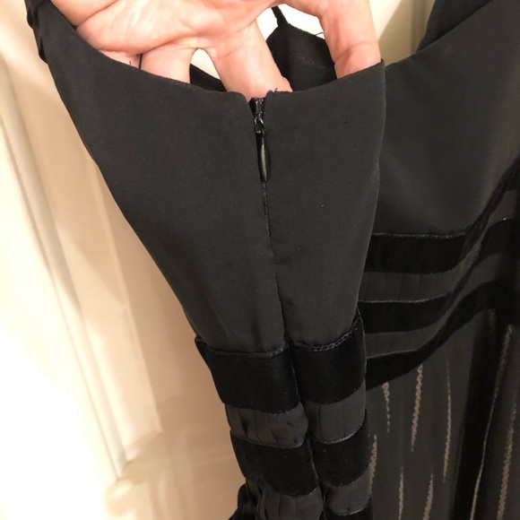 Ann Taylor Loft cocktail dress, blk, pleaded, Sz 8 - Picture 9 of 10